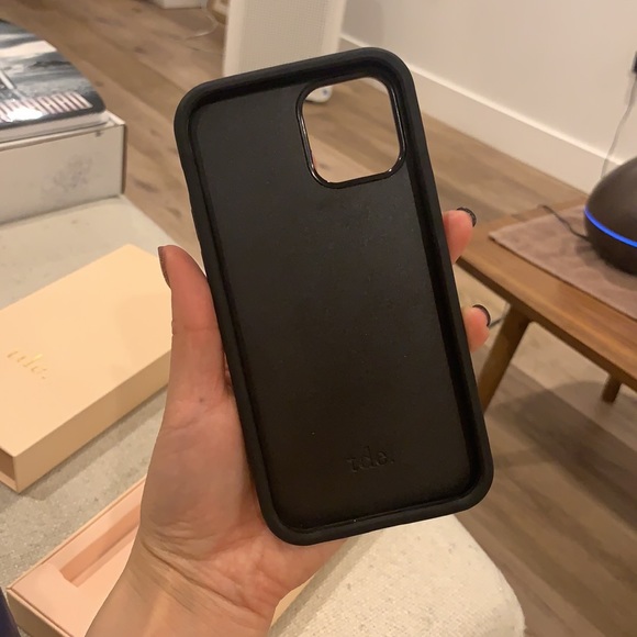 TDE. IPHONE 12 CASE FOR ELLEN - Picture 5 of 7